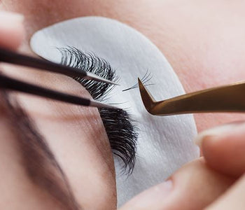 The 7 worst things a lash technician can do