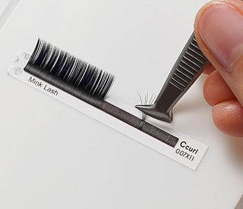 How to make the Perfect Volume Lash Fan