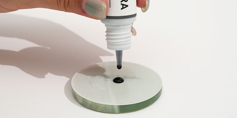 How long does lash extension glue last?