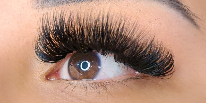 Mega Volume Lashes: How to Create Them and What You Need to Do It